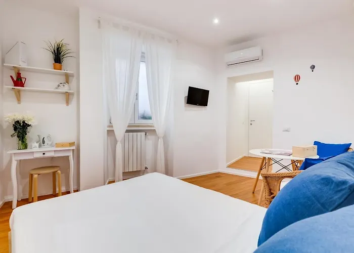 Lovely And Modern Nest Near The Colosseum Apartament